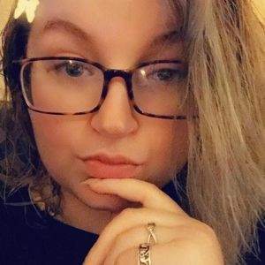 Meet your Posher, Abigail